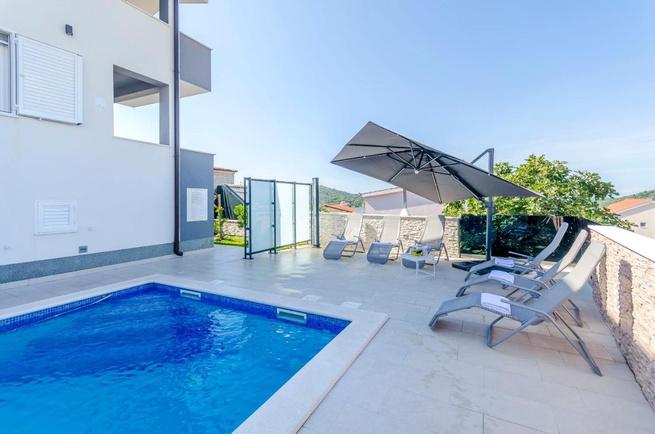 Apartments Katic Ražanj エクステリア 写真