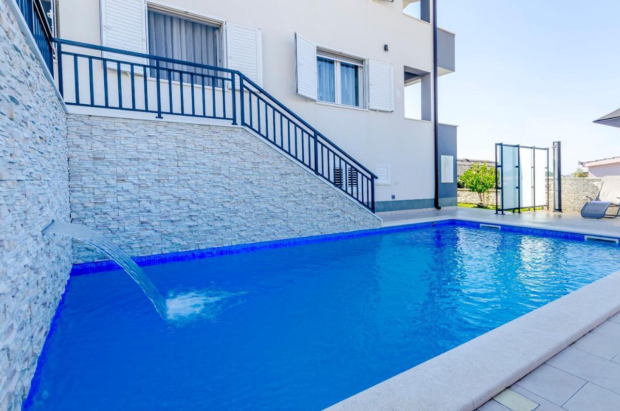 Apartments Katic Ražanj エクステリア 写真